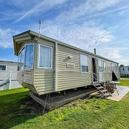 Lovely Caravan By The Beach In Pakefield, Suffolk Ref 68007Cl Lowestoft Exterior foto